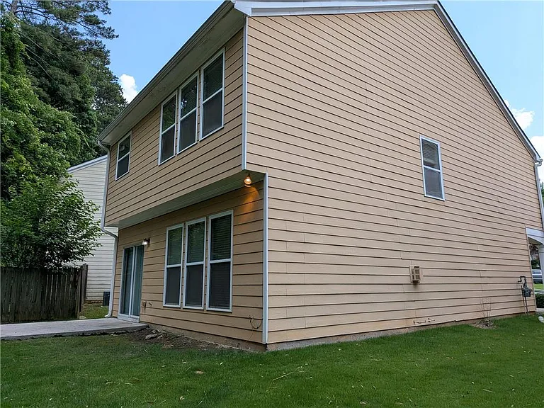 4624 Windale Dr — Photo 2