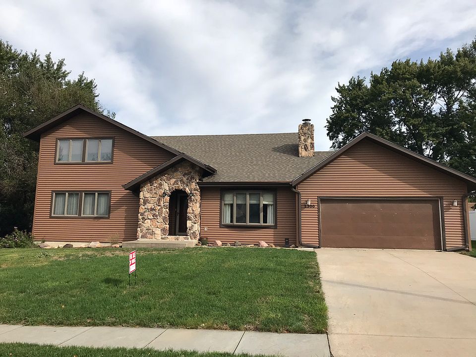 2300 Grant St Beatrice NE 68310 Zillow