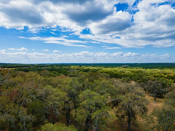 920 Blackbuck Ridge Dr, Lampasas, TX 76550