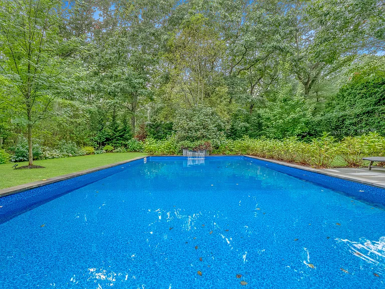 97 Wainscott Northwest Rd — Photo 32