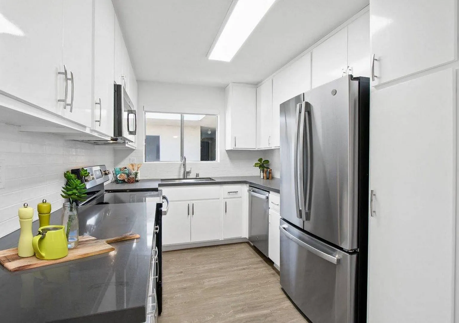 Palm Capri Apartments — Photo 1
