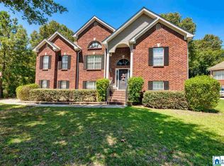 137 Sterling Gate Dr, Alabaster, AL 35007
