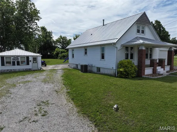 215 & 217 Doerr St, Perryville, MO 63775