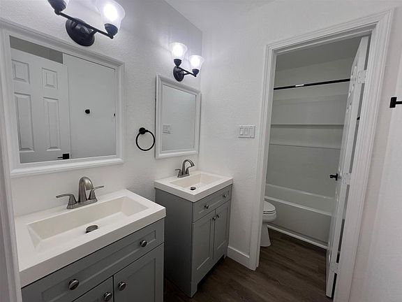 5th image of 450 Shady Bluff Dr Unit D