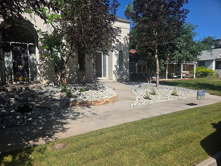225 S Monroe St — Photo 2