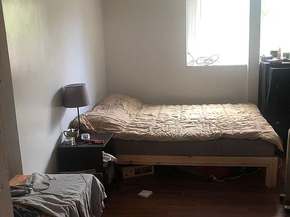5th image of 821 6th St SE APT 1