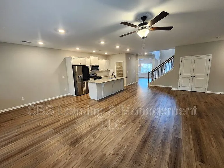 2112 Sequoia Dr — Photo 7