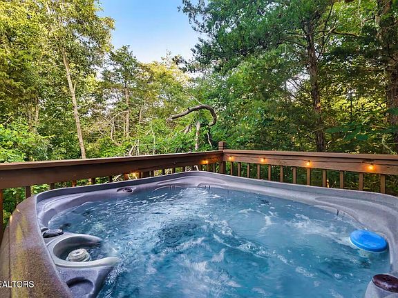 5th image of 502 Hideaway Ridge Cir