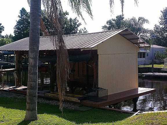 BOAT HOUSE