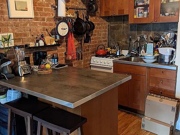 4th image of 309 W 21st St #5A