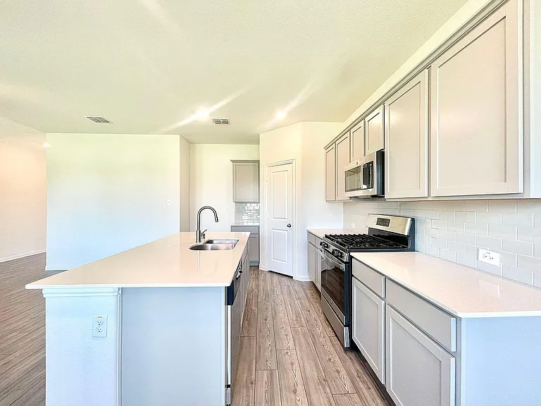 4619 Cleves Ave — Photo 5