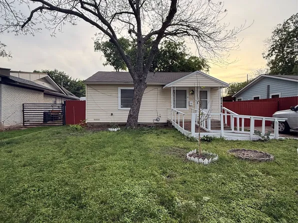 217 NW 14th St, Grand Prairie, TX 75050