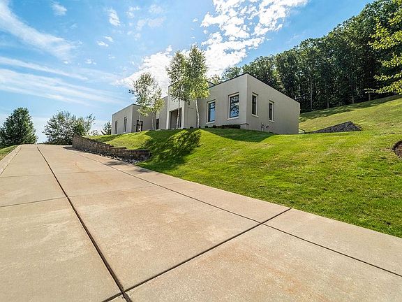 2nd image of 33 Thistlewood Dr
