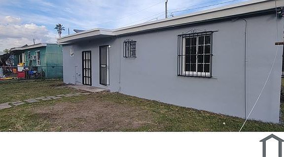 3rd image of 1446 NW 7th Pl