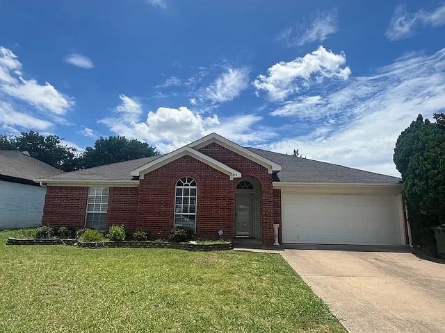 814 Elbe Dr