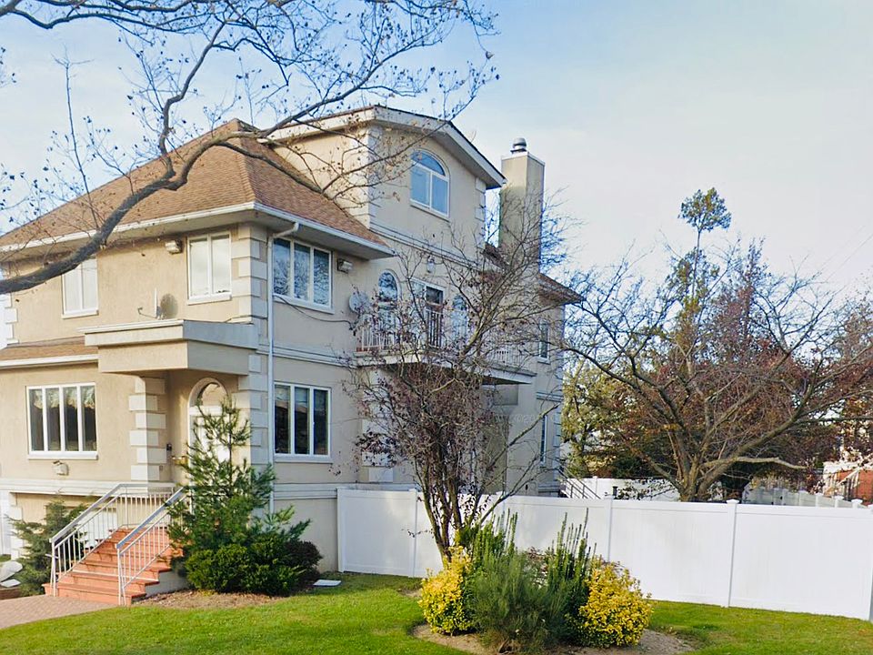 1st image of 37 Bassett Ave