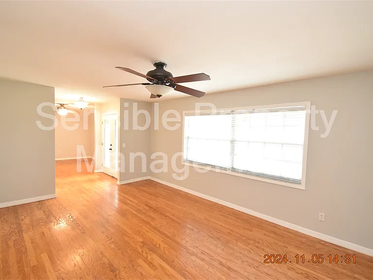 3827 Frostwood Ct — Photo 5
