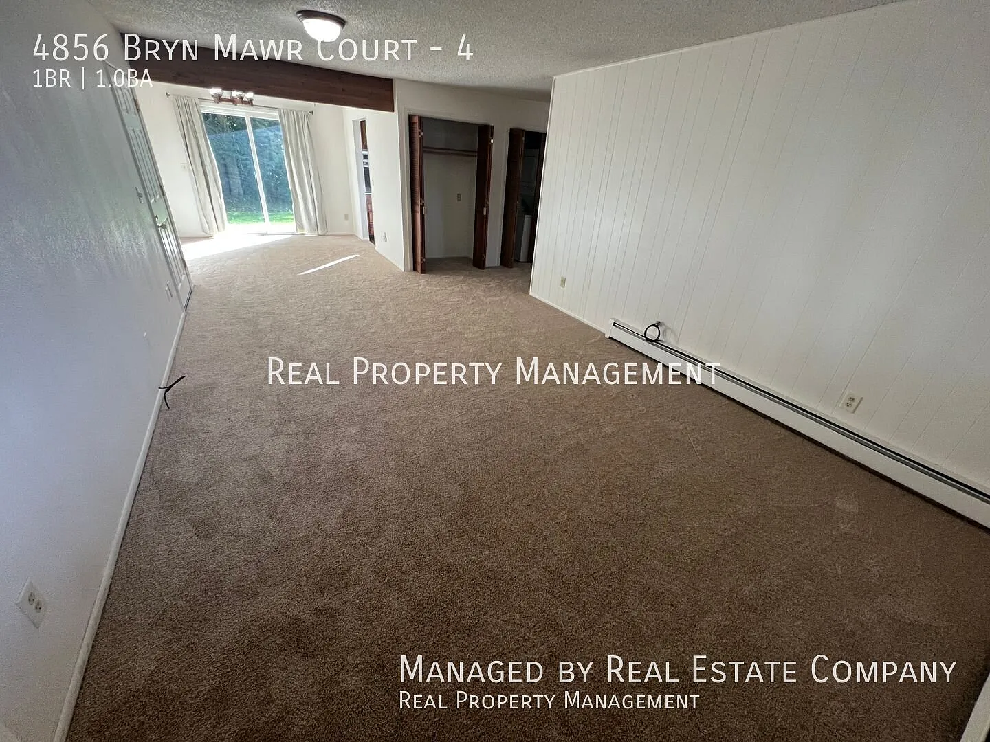 Over sized One Bedroom 1 Bath Condo! Washer and Dryer included! — Photo 2