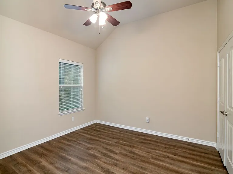 129 Griffin Ave — Photo 18