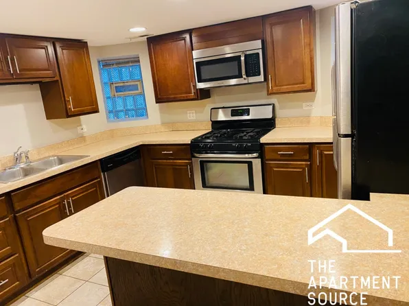 3110 W Fullerton Ave, Chicago, IL