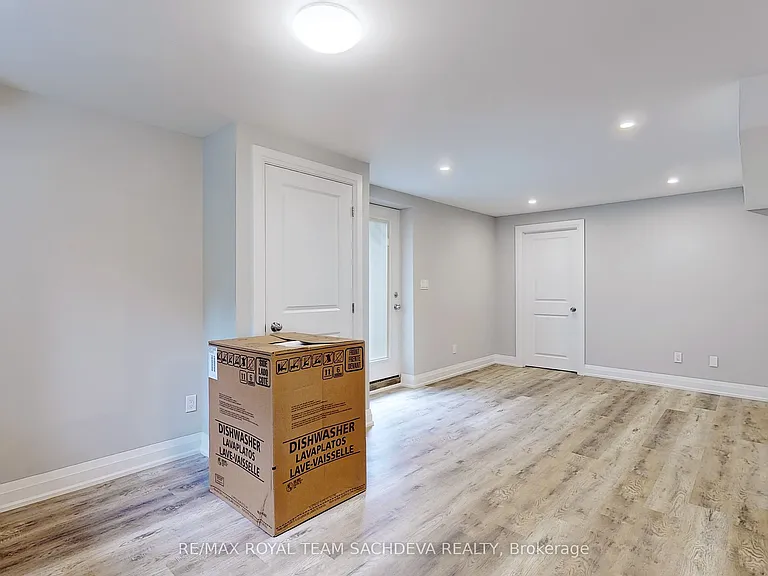 36 Kennett Dr — Photo 8