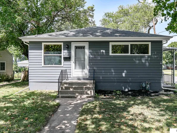 2792 Alpha St, Lincoln, NE 68510