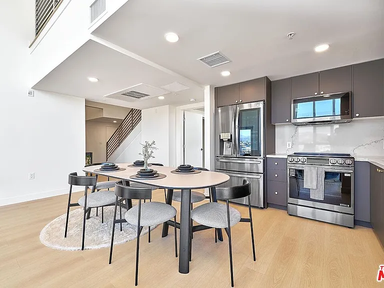 510 S Oxford Ave #310 — Photo 60