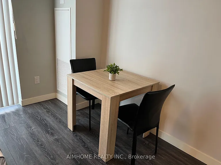 318 Spruce St #309 — Photo 16