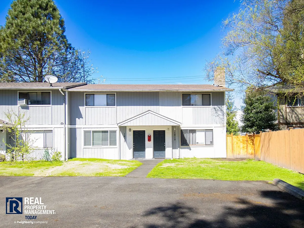 Photo 1 of 17 - 1809-1815 54th Street Ct E - Sumner, WA Primary Photo - 1809-1815 54th Street Ct E