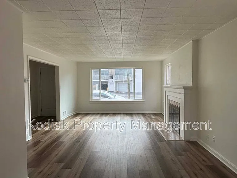 237 N N Ctr — Photo 6