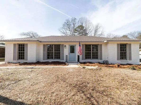 8 Crown Ct, Columbus, GA 31909