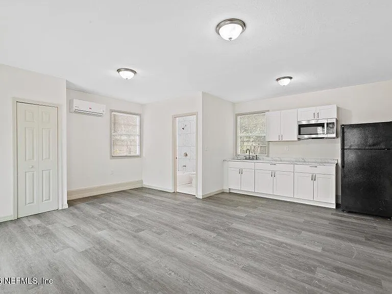 3058 Rosselle St — Photo 34
