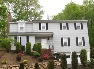 16 Horizon Dr, Succasunna, NJ 07876