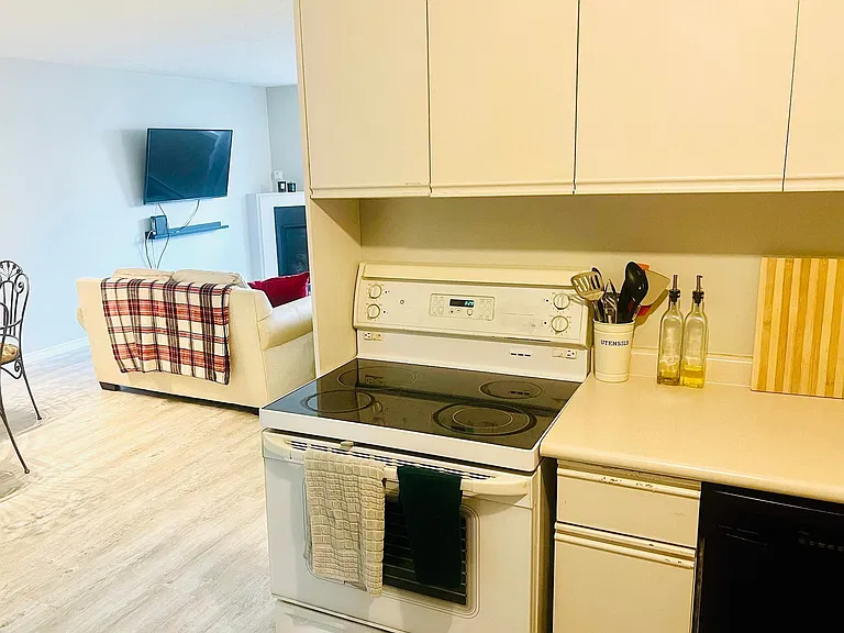 5 Jacksway Cres #108 — Photo 15