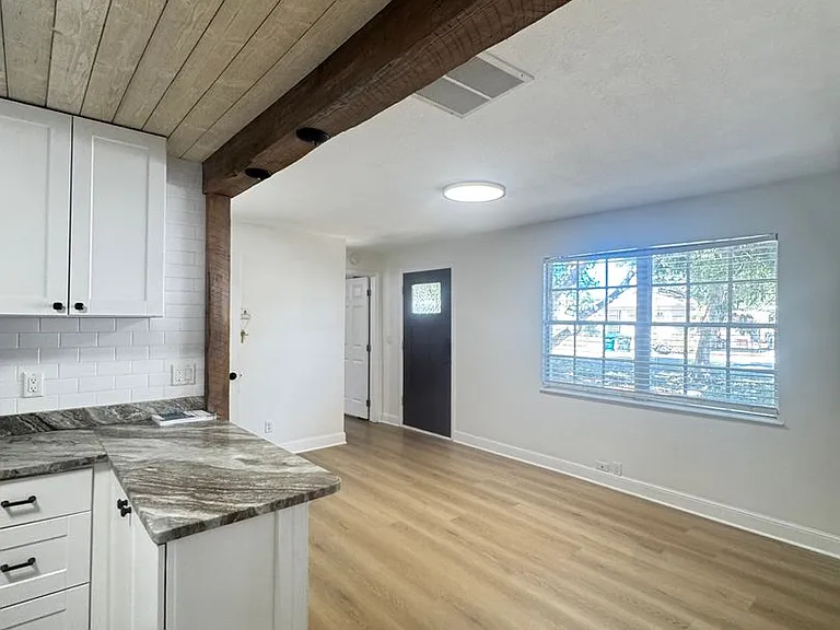 3008 Hillview St — Photo 6