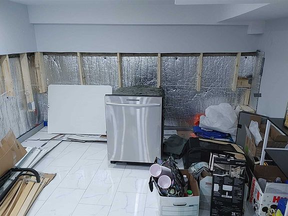2nd image of 3268 Baby St