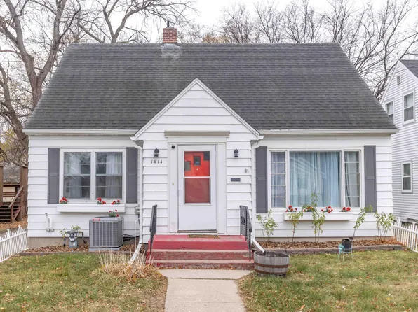 1414 10th Ave S, Fargo, ND 58103