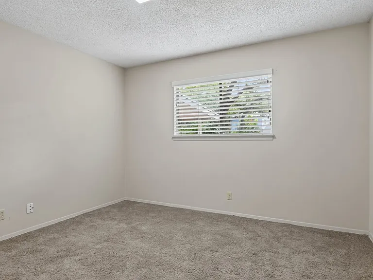 143 Forrest Trl — Photo 13