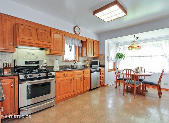 5th image of 7711 N Oriole Ave