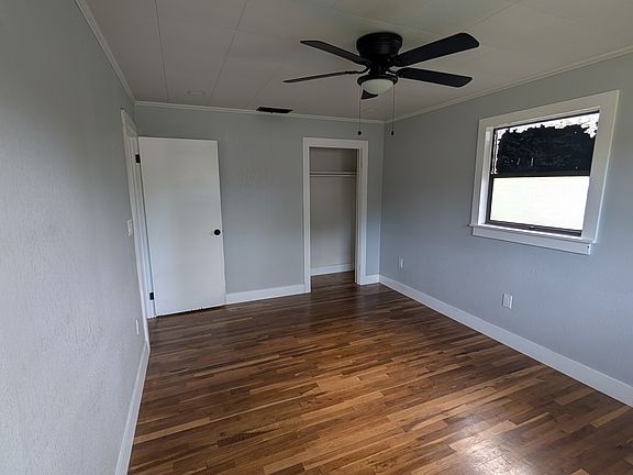 4th image of 1014 Hayden Rd