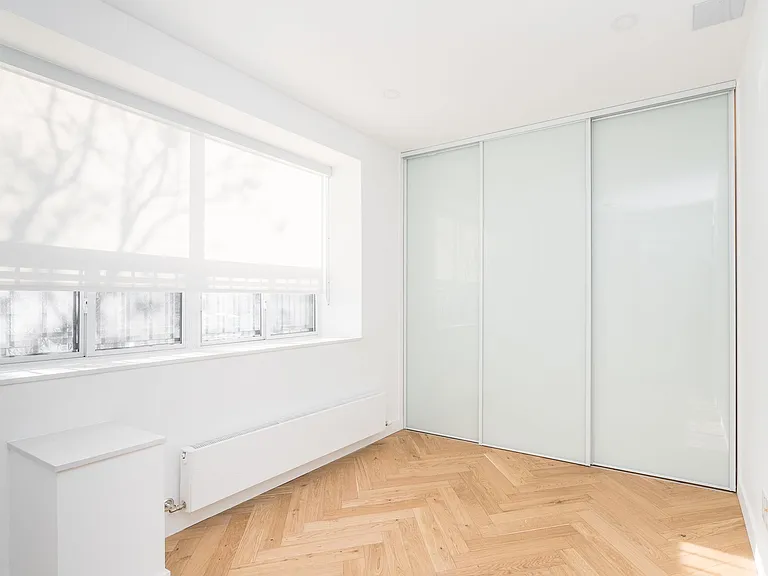 110 Wellesley St E — Photo 14