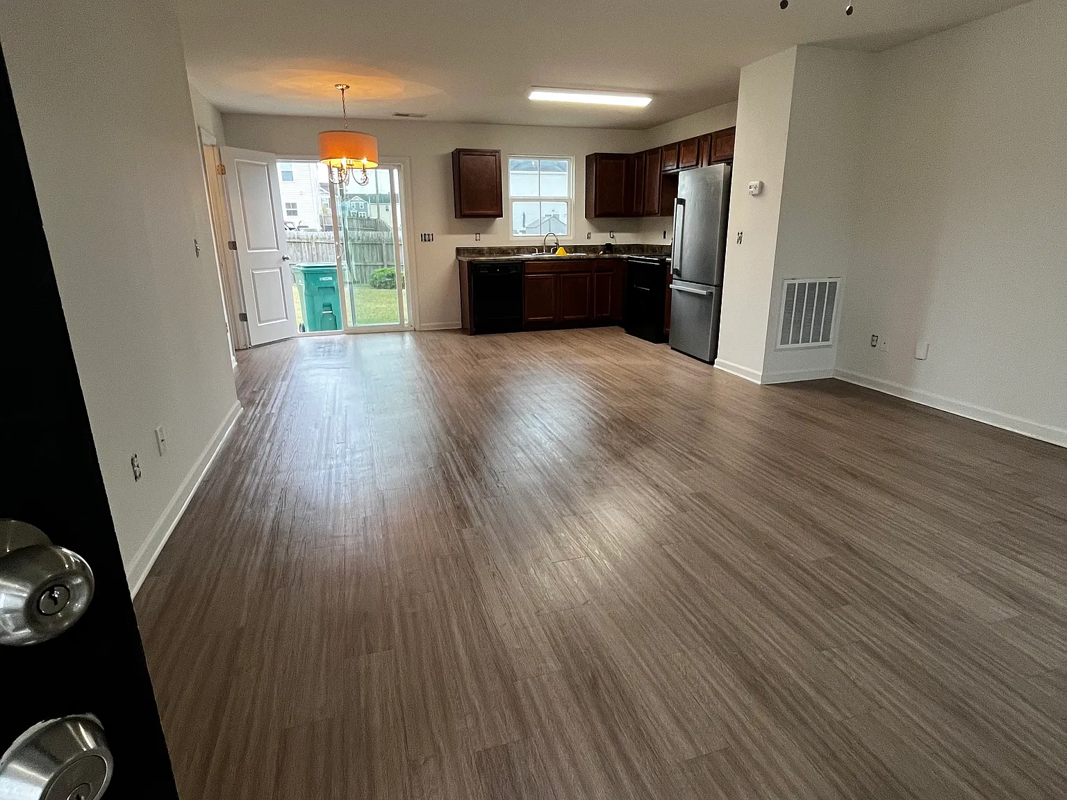 3 bed, 2.5 bath, 1440 sqft, $1,950 — Photo 2