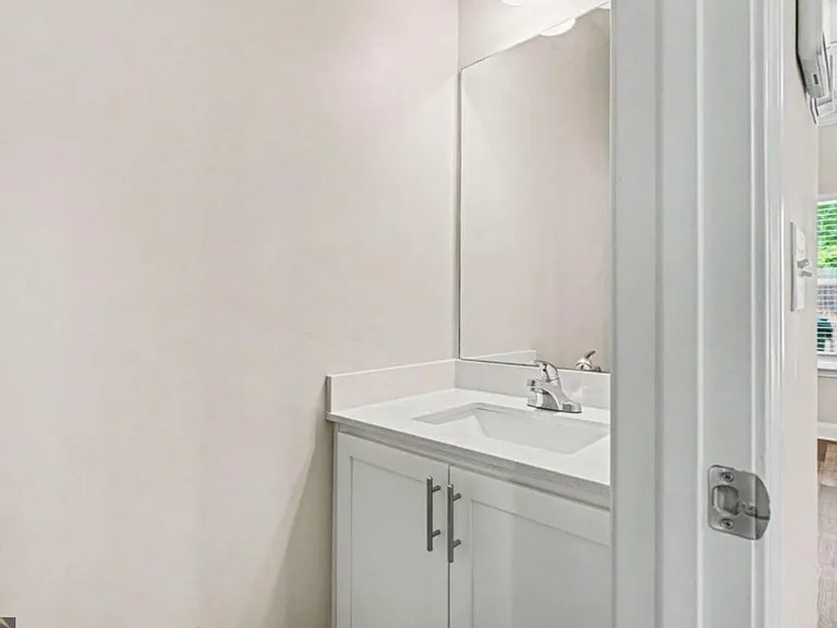 5676 Rockfern Dr — Photo 4