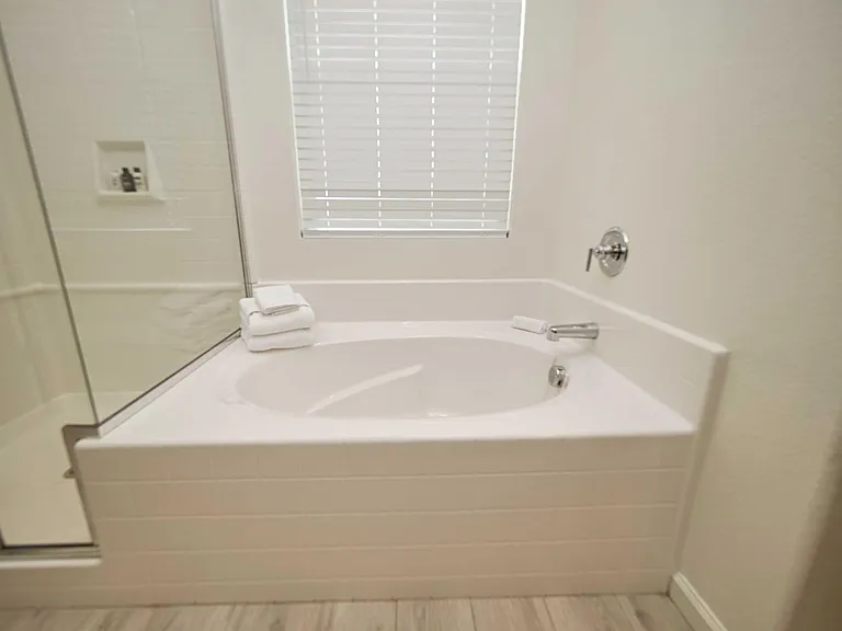 3200 Sunny Gate Ln — Photo 19