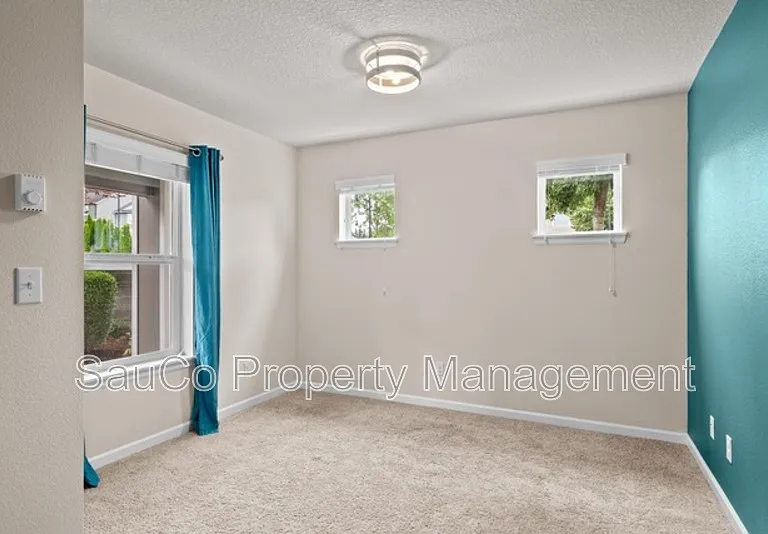 7595 NW 170th Ave — Photo 11