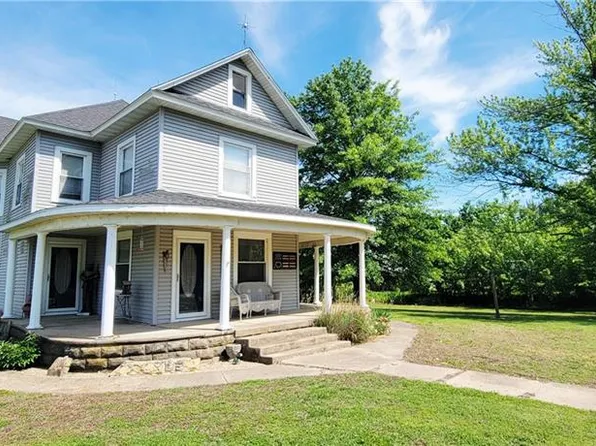 513 Pinto Rd, Yates Center, KS 66783