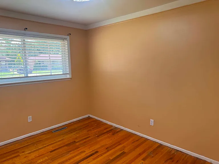 32345 Hawthorne Dr — Photo 5