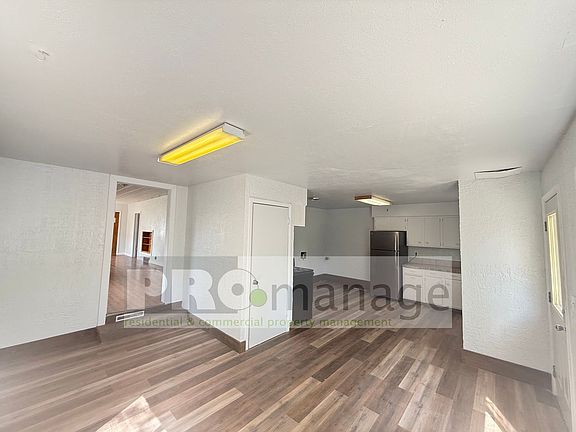 5th image of 130 E 17th St