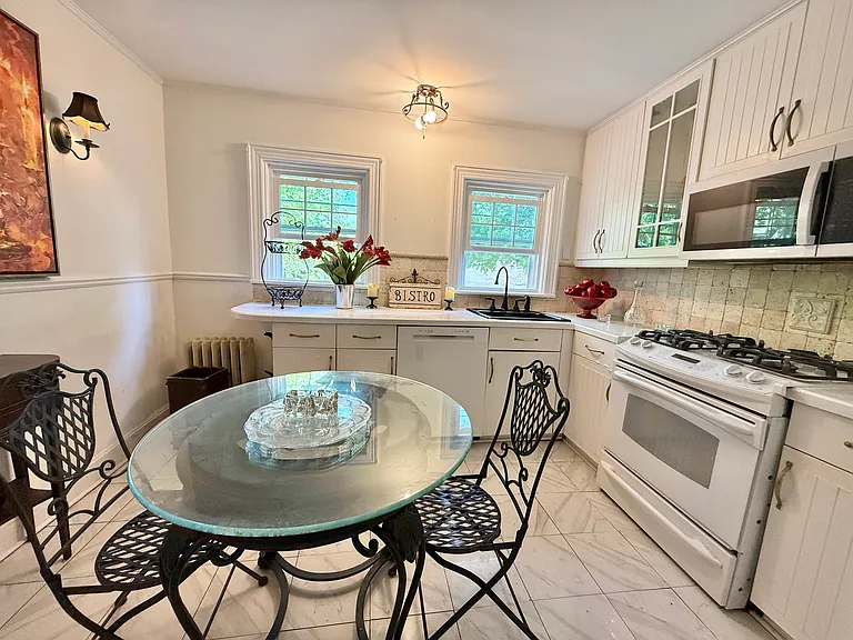 76 Elm St #2 — Photo 17
