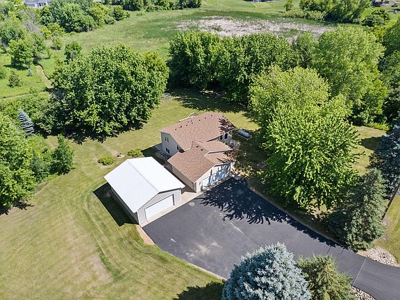 3rd image of 24610 Tucker Rd